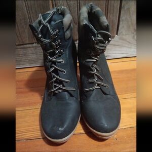 Size 10 Rouge Wedges